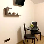 за гости тони и крис Guest house Devin