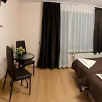 за гости тони и крис Guest house