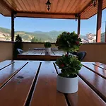 Guest house за гости тони и крис Devin