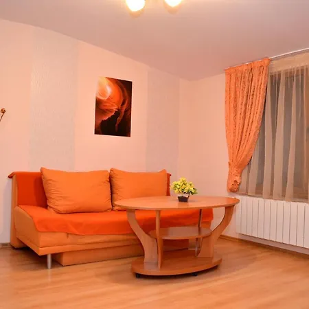 за гости тони и крис Guest house *