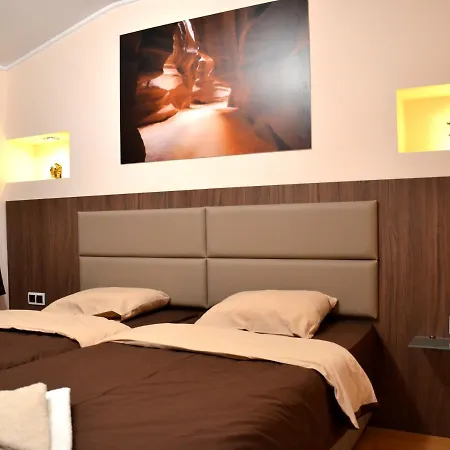 за гости тони и крис Penzion Devin