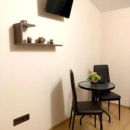 за гости тони и крис Guest house Devin
