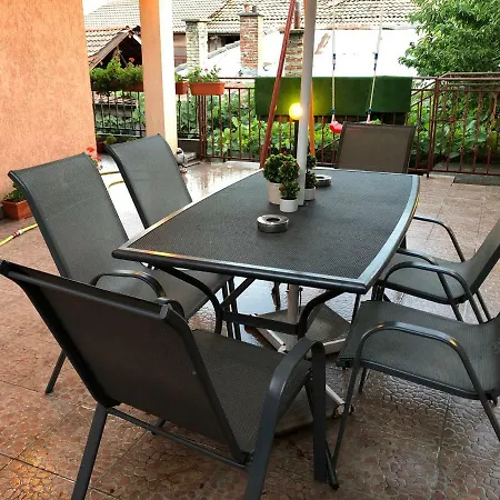 Guest house за гости тони и крис 3*