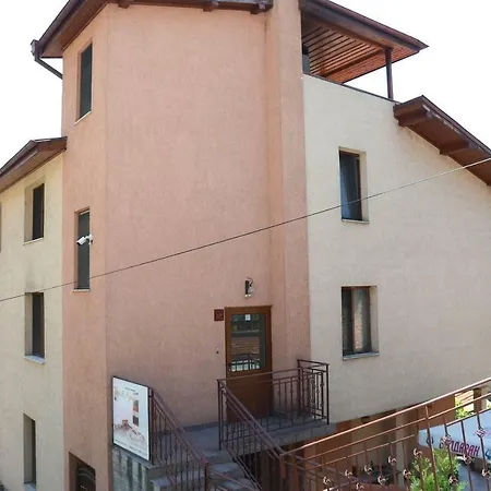 за гости тони и крис Penzion