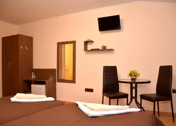 за гости тони и крис 3* Devin