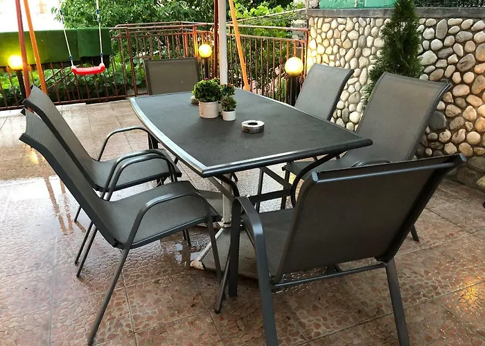 за гости тони и крис 3* Devin